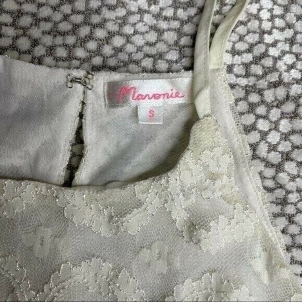 Ivory All Over Lace Romantic Top Small - Picture 6 of 9